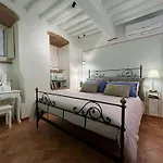 Casa Del Borgo Apartment Cortona